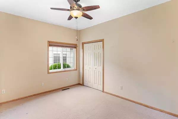 Woodbury, MN 55125,2695 Oak Ridge TRL