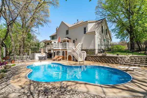 Apple Valley, MN 55124,12581 Dover DR