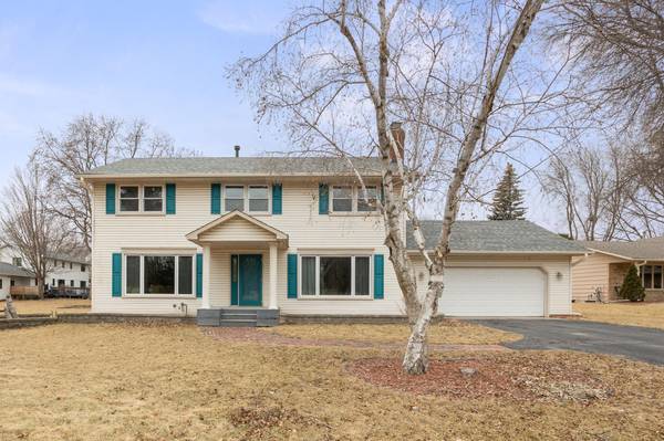 2615 Zircon LN N, Plymouth, MN 55447