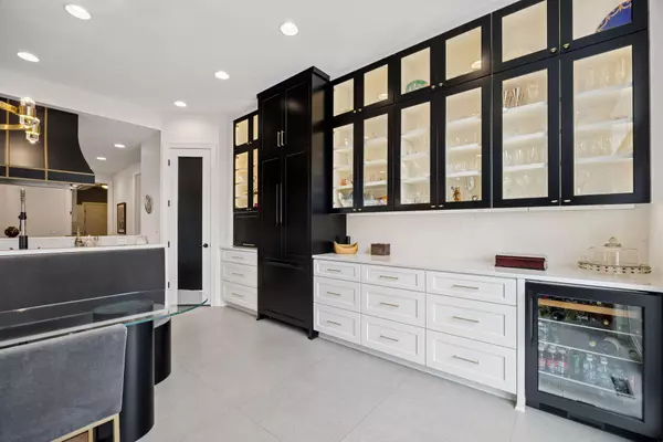 Mendota Heights, MN 55118,1254 Birch CT