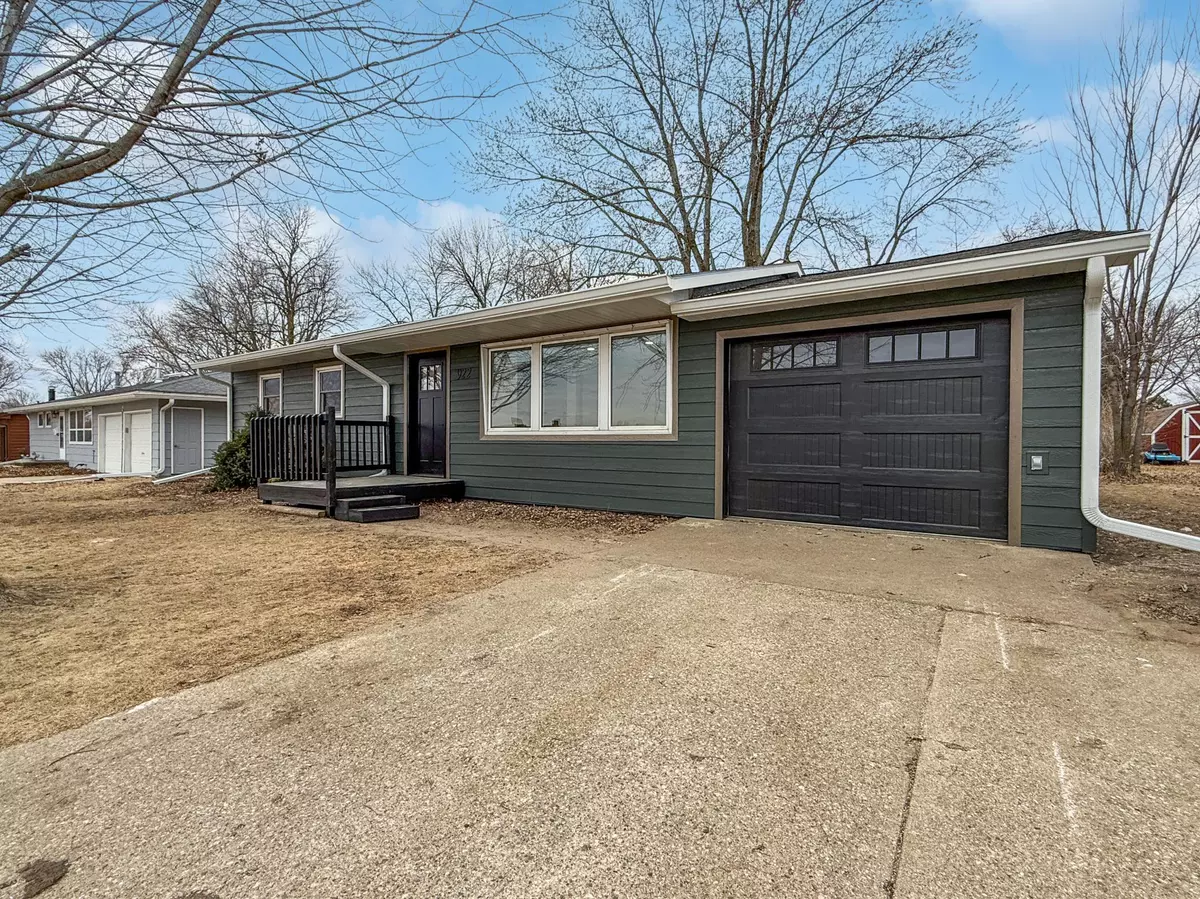 Fairmont, MN 56031,922 S State ST
