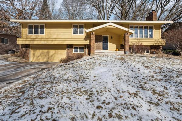 8259 131st ST W, Apple Valley, MN 55124