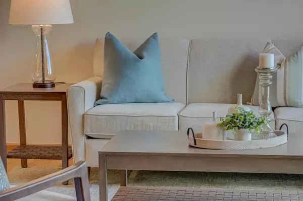 Roseville, MN 55113,233 Grandview AVE W