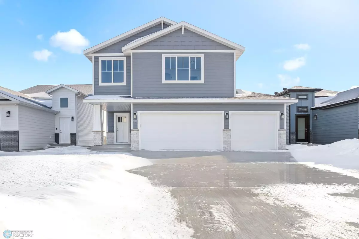 Fargo, ND 58104,6888 Meadow View DR S