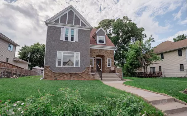 Minneapolis, MN 55411,1423 Penn AVE N