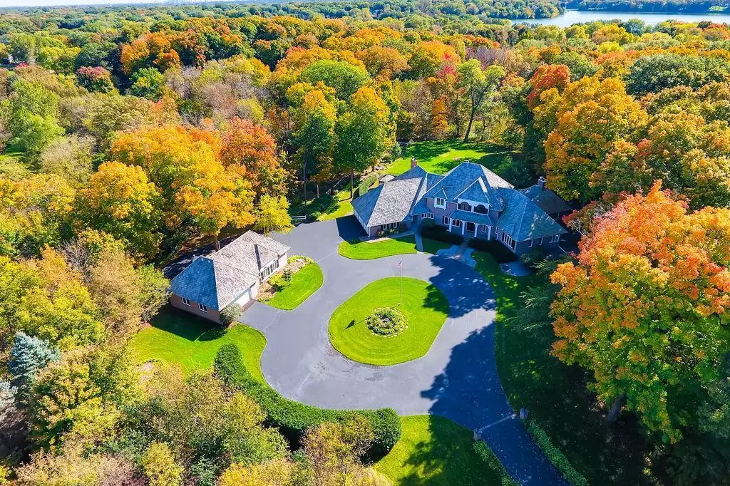 Medina, MN 55391,320 Ridge CIR