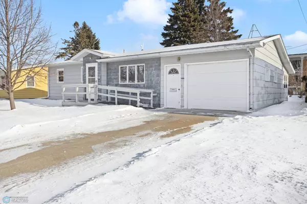 1414 19 1/2 ST S, Moorhead, MN 56560