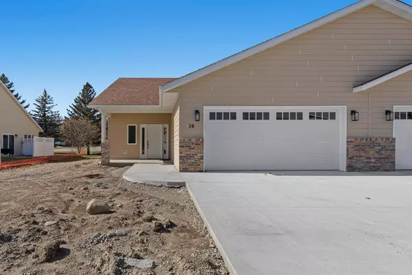 Owatonna, MN 55060,16 Augusta Place ST