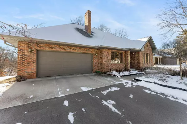 Maplewood, MN 55119,2420 Linwood CT E