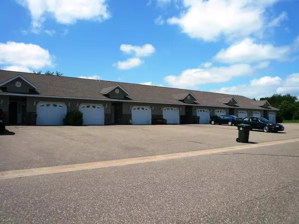 1271 Pinewood TRL ##3, New Richmond, WI 54017