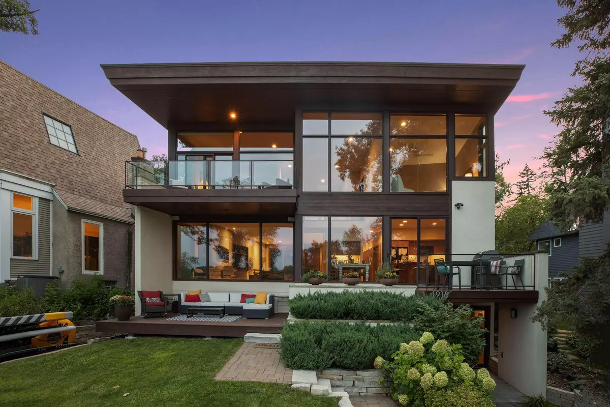 Minneapolis, MN 55416,1918 Cedar Lake Pkwy