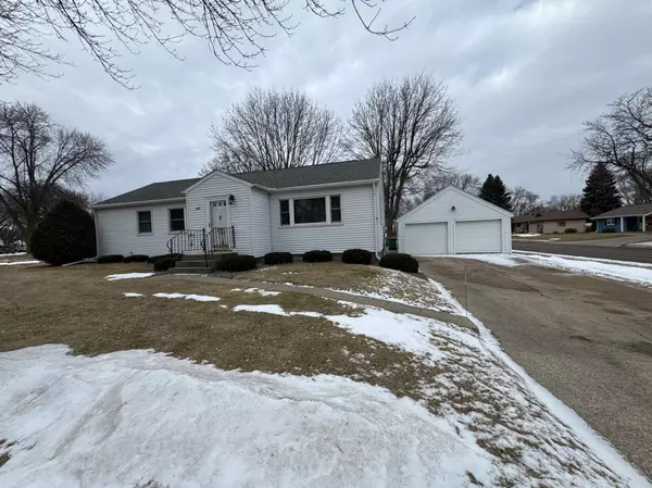 137 E ST, Marshall, MN 56258