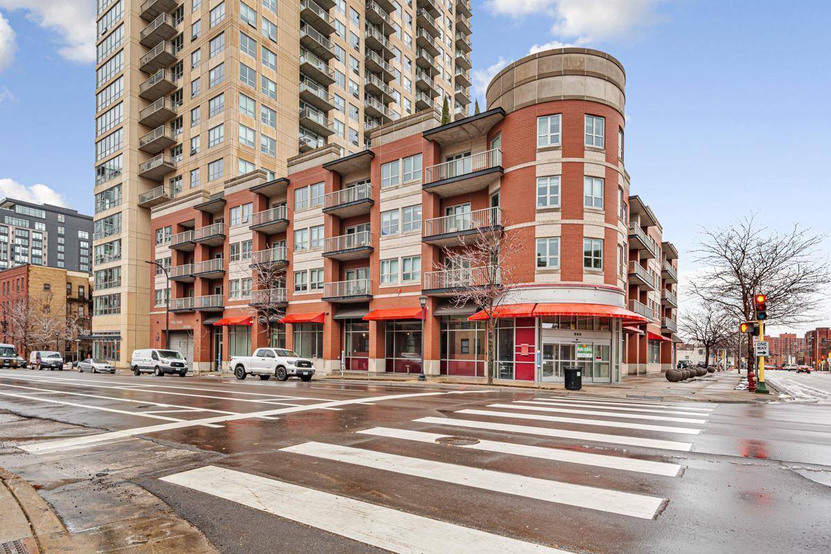 Minneapolis, MN 55404,929 Portland AVE #406