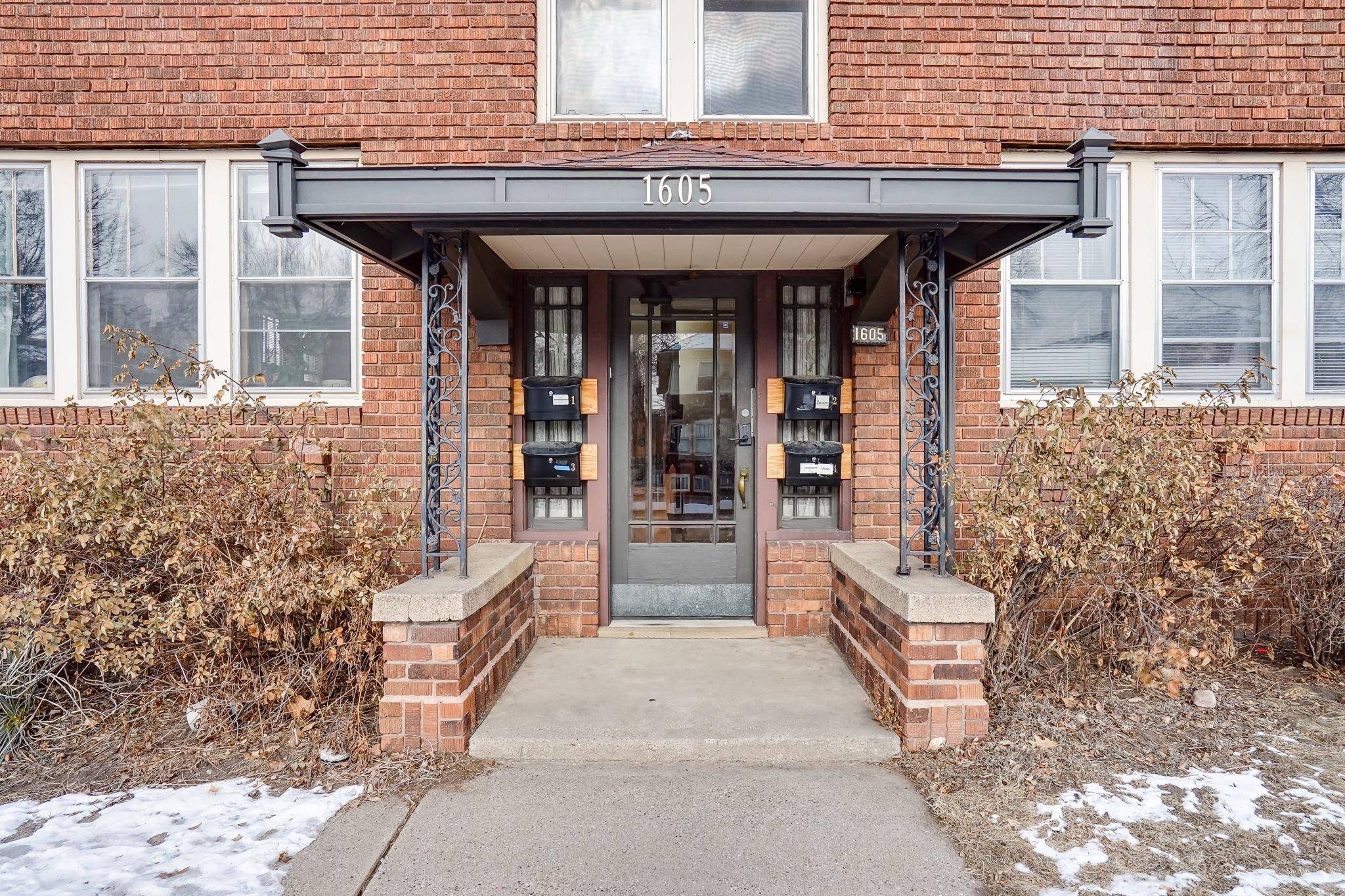 Saint Paul, MN 55104,1605 Charles AVE