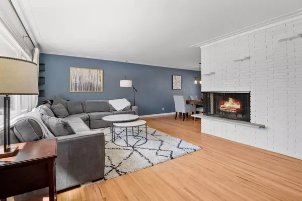 Edina, MN 55435,6924 Southdale RD