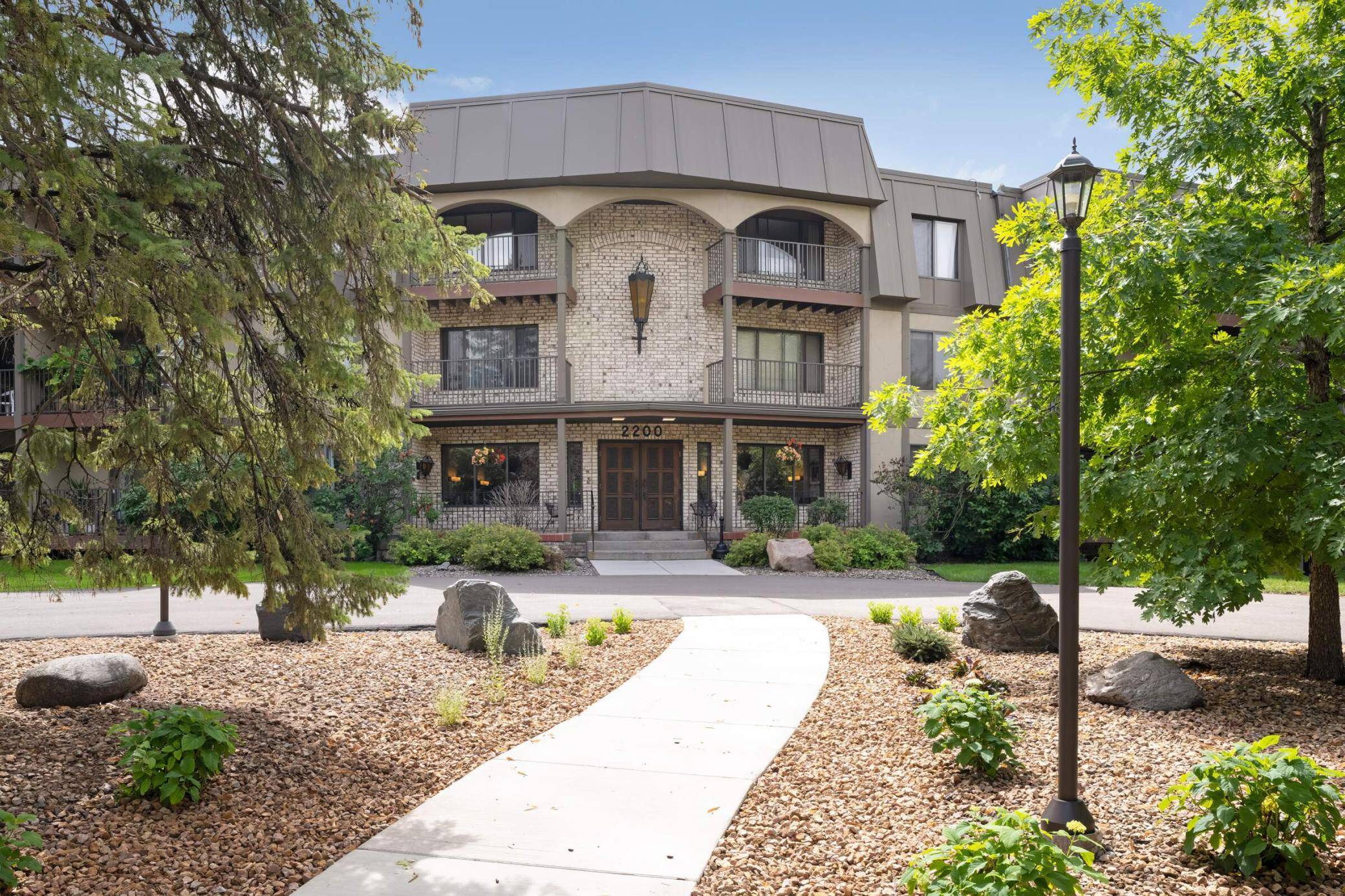 2200 Nevada AVE S #313, Saint Louis Park, MN 55426