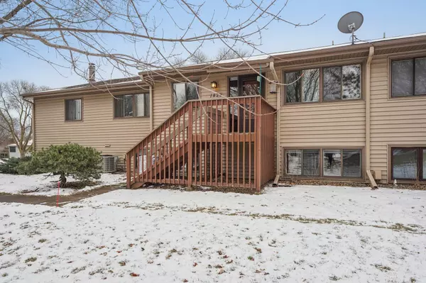 1428 Arden View DR, Arden Hills, MN 55112