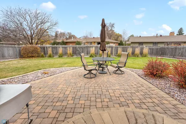 Fargo, ND 58102,2462 Lilac LN N