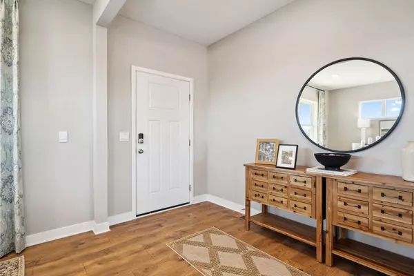 Chaska, MN 55318,1691 Oak Creek CT