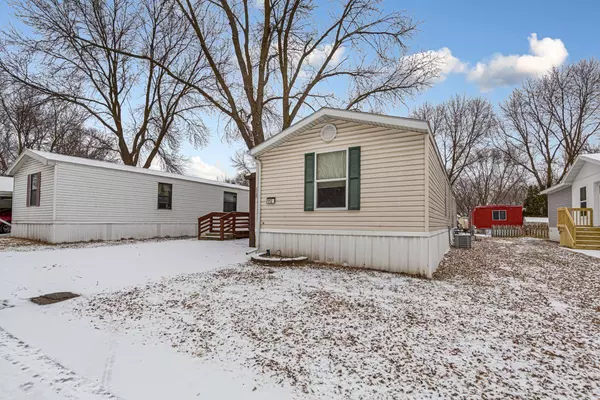 Mankato, MN 56001,112 Laurinda LN