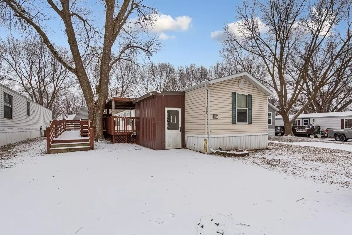 Mankato, MN 56001,112 Laurinda LN