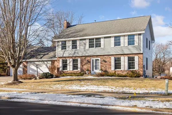 Mendota Heights, MN 55120,2493 Bridgeview CT