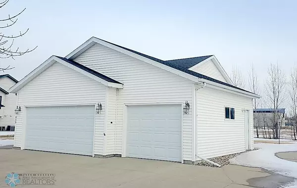 Fargo, ND 58078,815 11th ST W