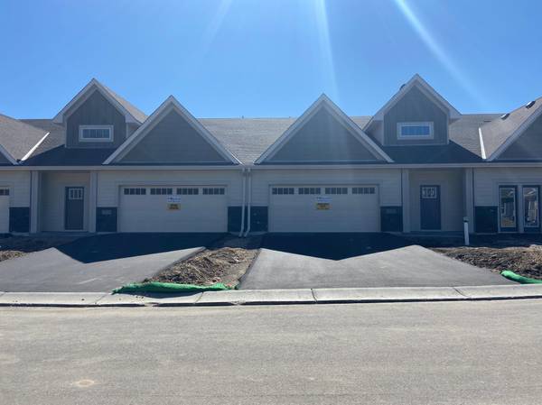 13727 Hollybrook CIR, Apple Valley, MN 55124