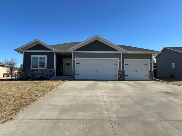 2144 Harbour Oak DR SE,  Owatonna,  MN 55060