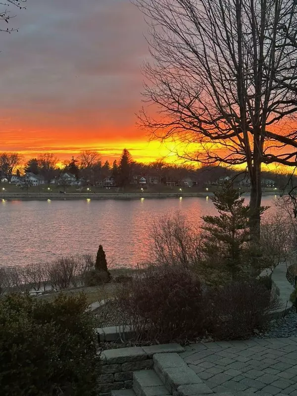 Albert Lea, MN 56007,201 South Lane