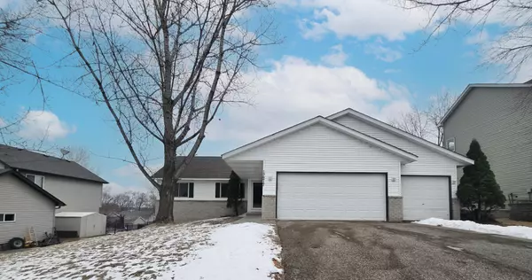 17217 Horizon TRL SE, Prior Lake, MN 55372