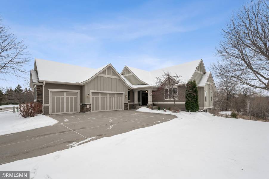 2 Osprey CT, North Oaks, MN 55127