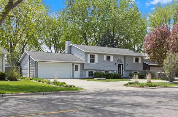 Marshall, MN 56258,205 Southview DR