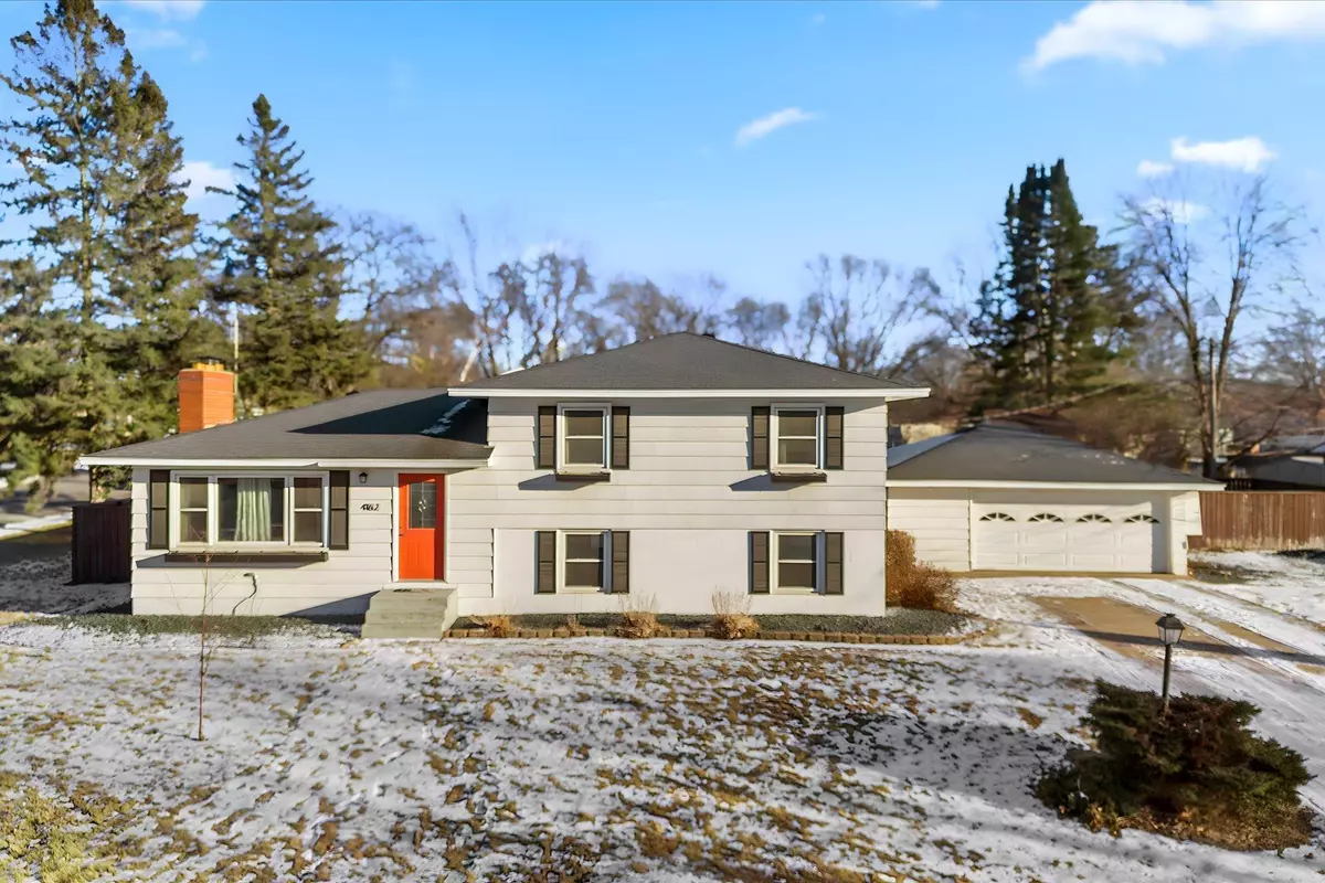 Eagan, MN 55122,4162 Topaz DR