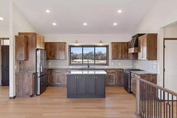 East Bethel, MN 55011,21933 Edison CT