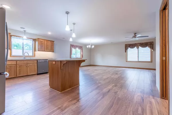 Sartell, MN 56377,932 Oak Pond CT