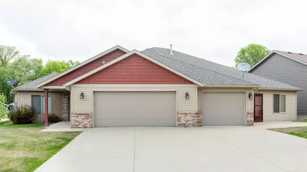 Sartell, MN 56377,932 Oak Pond CT