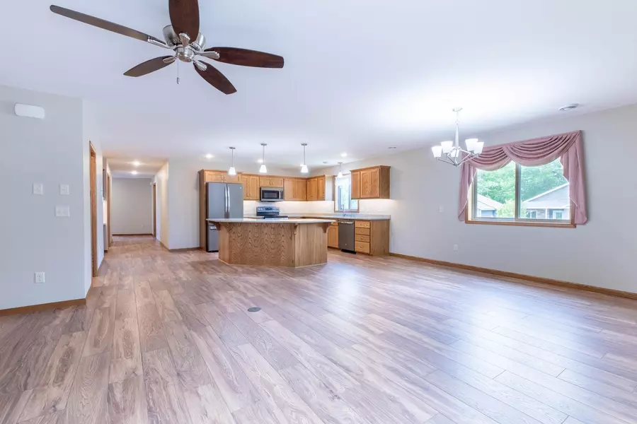 932 Oak Pond CT, Sartell, MN 56377