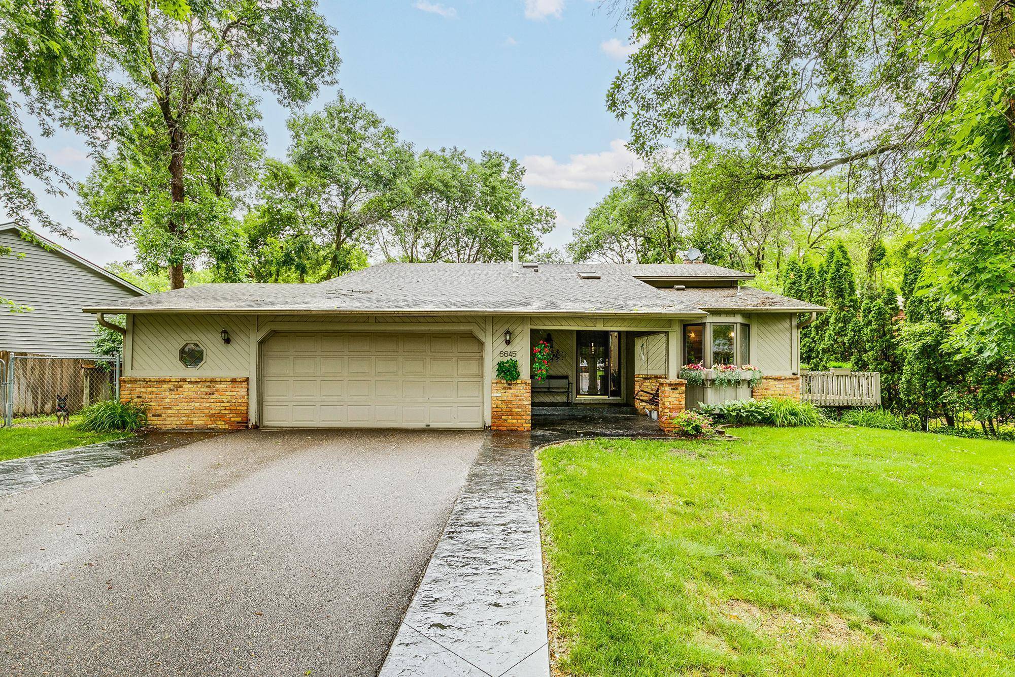Maple Grove, MN 55369,6645 Lancaster LN N