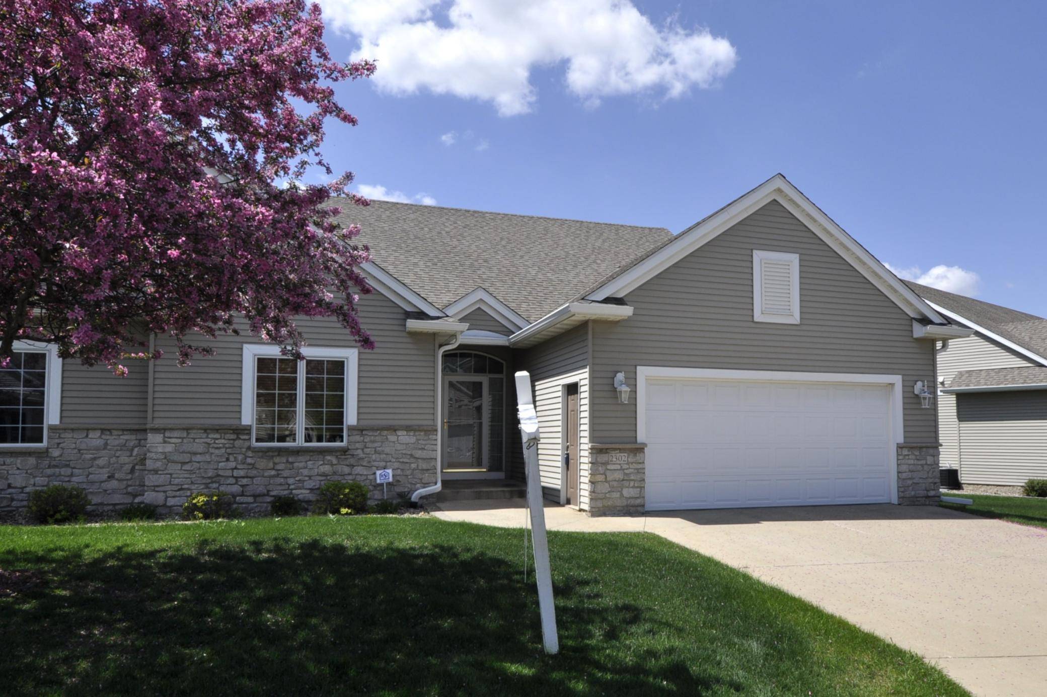 2302 Coral CT NE, Rochester, MN 55906