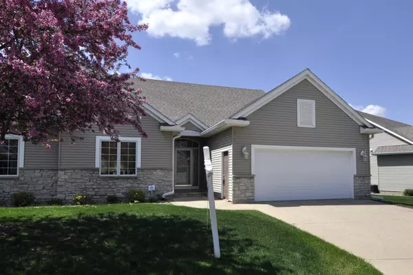 2302 Coral CT NE, Rochester, MN 55906