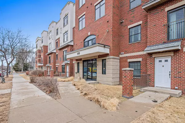 619 8th ST SE #310, Minneapolis, MN 55414