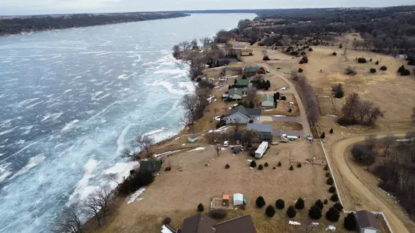 13366 Cameron Cove RD, Wilmot, SD 57279