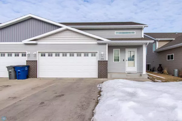 2542 31ST AVE S, Moorhead, MN 56560