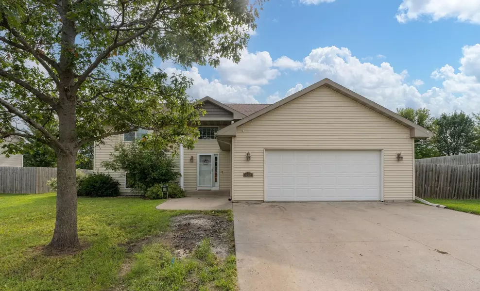 329 Crystal CIR, Mankato, MN 56001