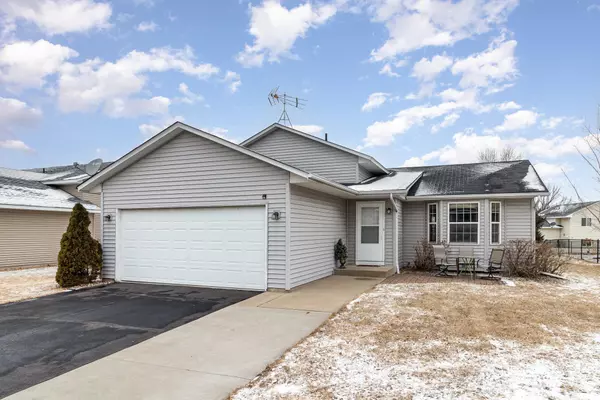 712 Frontier Drive, Belle Plaine, MN 56011