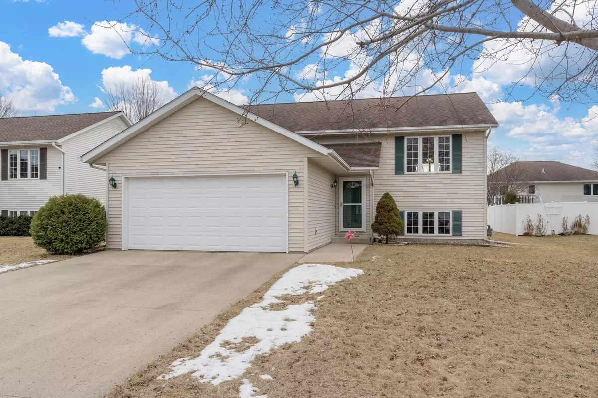 Mankato, MN 56001,136 Spyglass DR