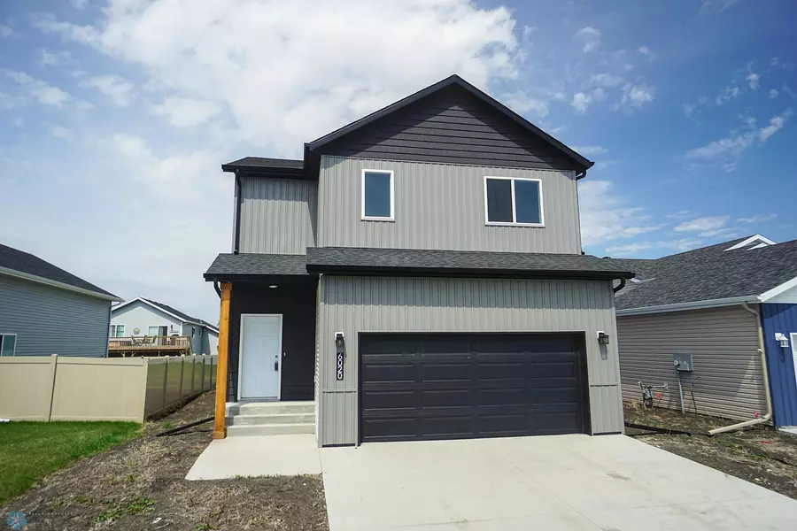 6020 80th AVE S, Fargo, ND 58047