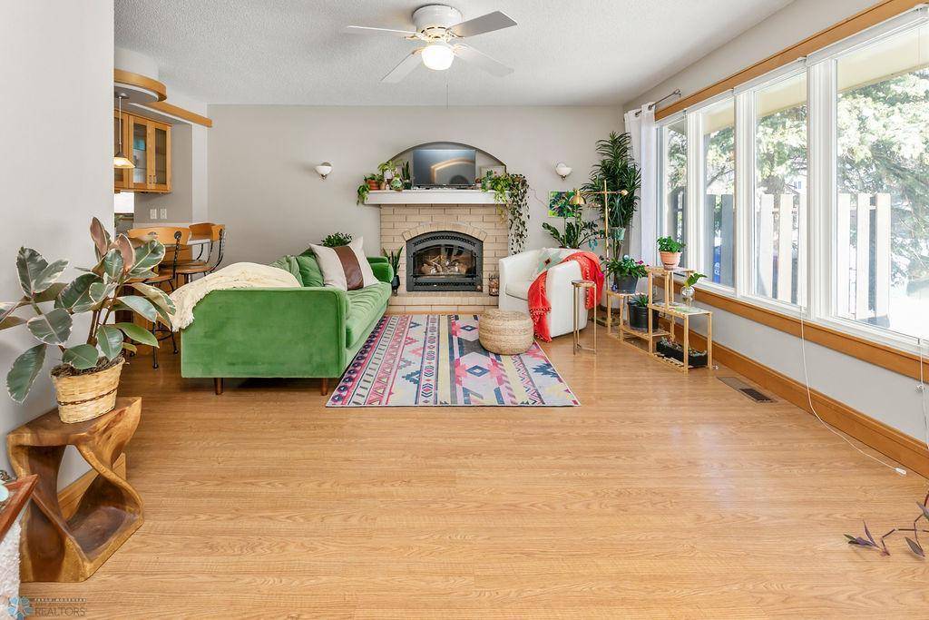 Fargo, ND 58103,2517 W Country Club DR S #10