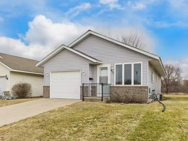 211 Lady Slipper AVE NE, New Prague, MN 56071